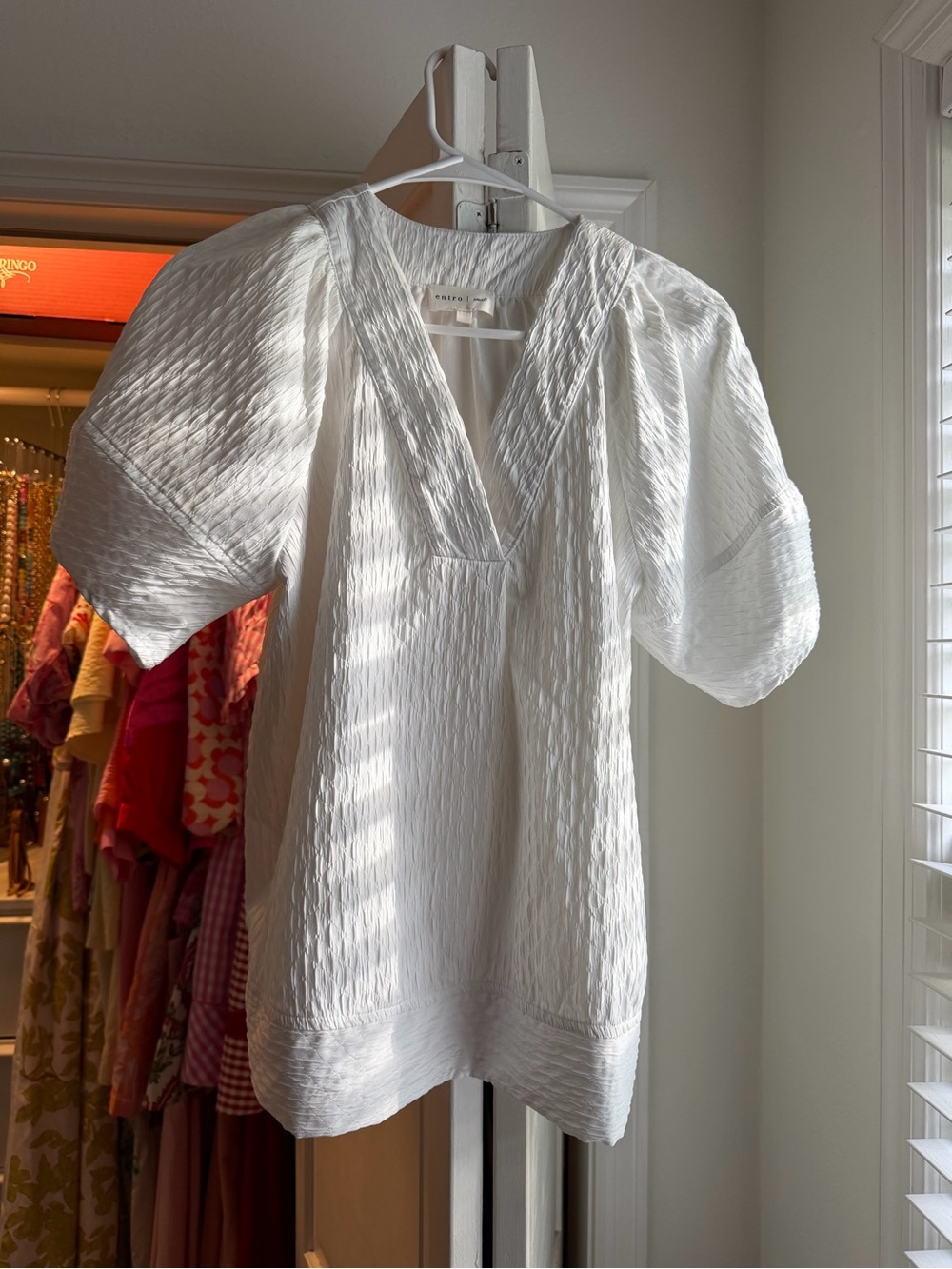 entro White Textured V-Neck Puff Sleeve Tunic